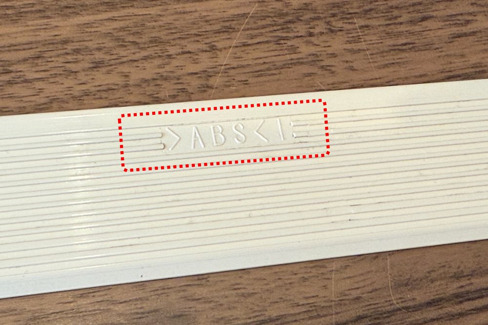 エアコンのルーバーはABS樹脂