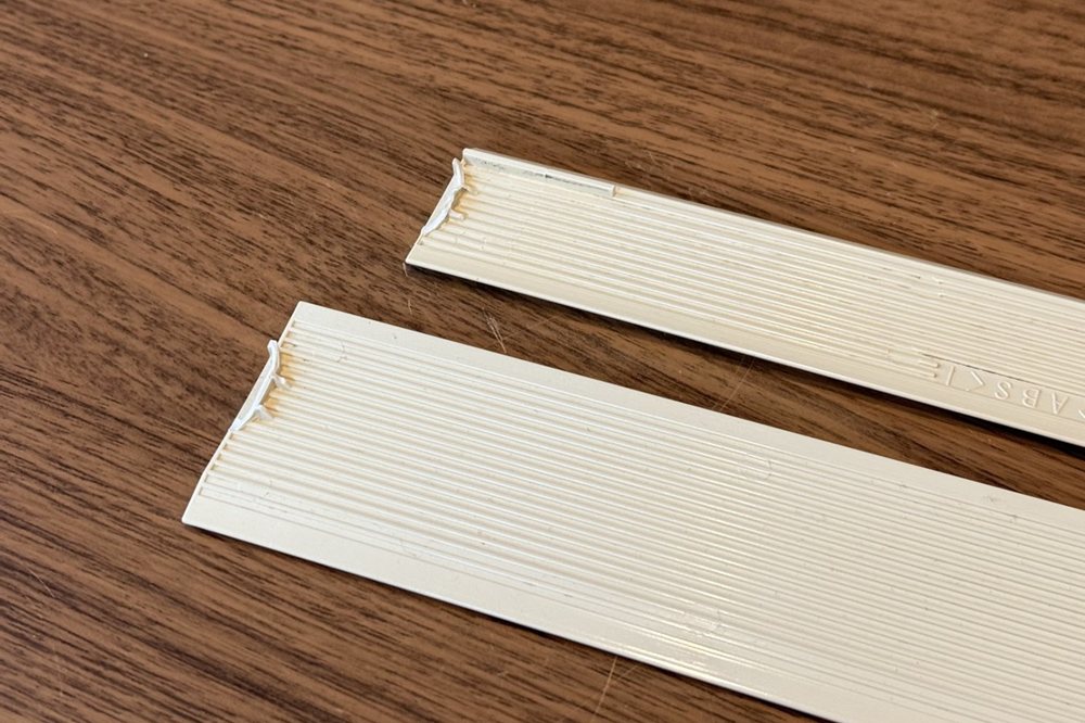 エアコンのルーバーがまた折れる